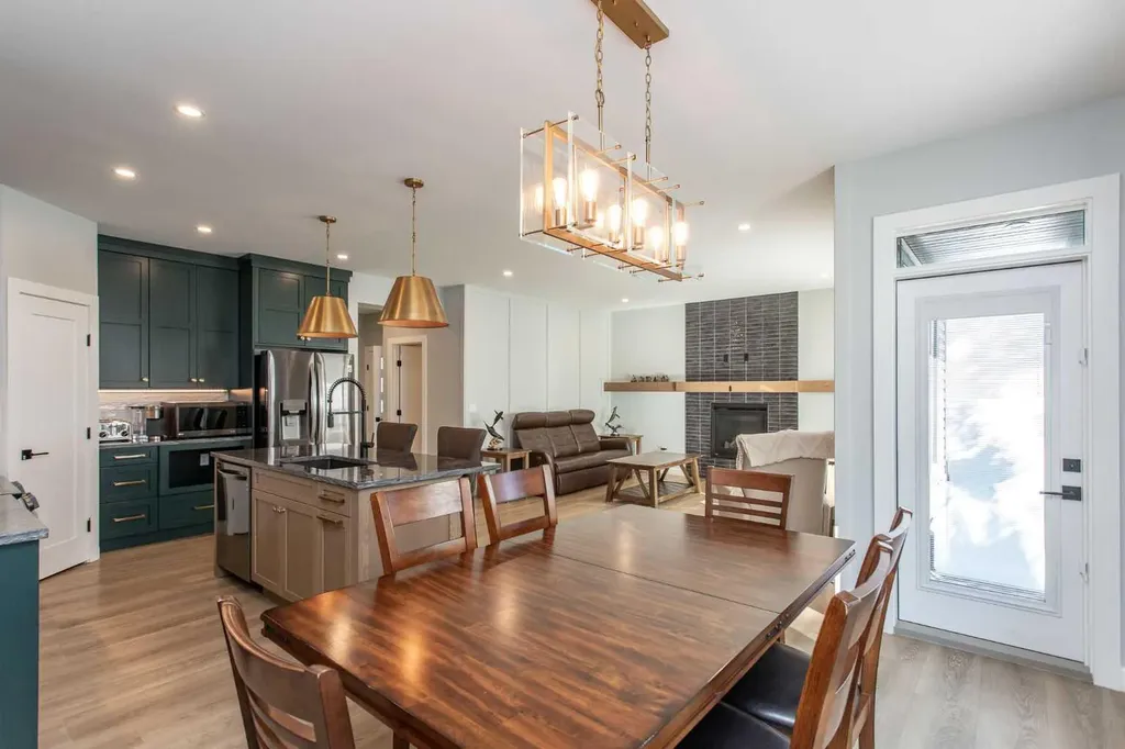 18 Cameron Court Lacombe AB T4L 0K3