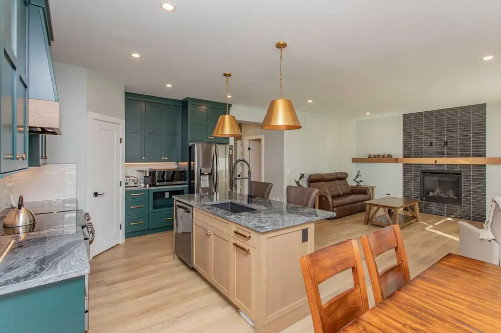 18 Cameron Court Lacombe AB T4L 0K3