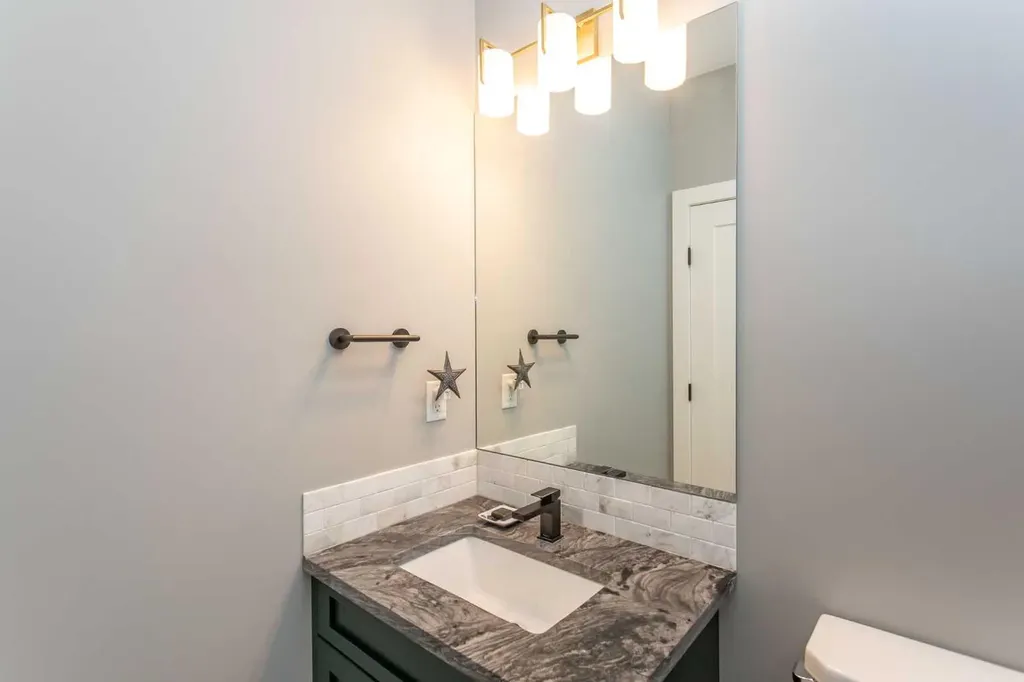 18 Cameron Court Lacombe AB T4L 0K3