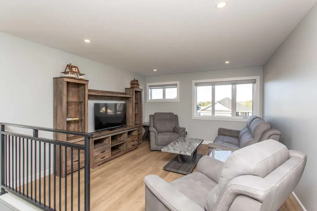 18 Cameron Court Lacombe AB T4L 0K3