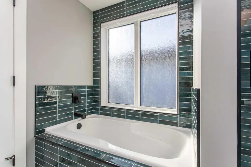 18 Cameron Court Lacombe AB T4L 0K3