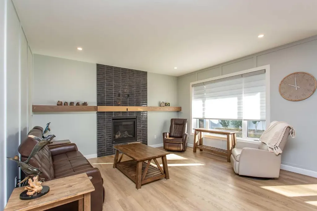 18 Cameron Court Lacombe AB T4L 0K3