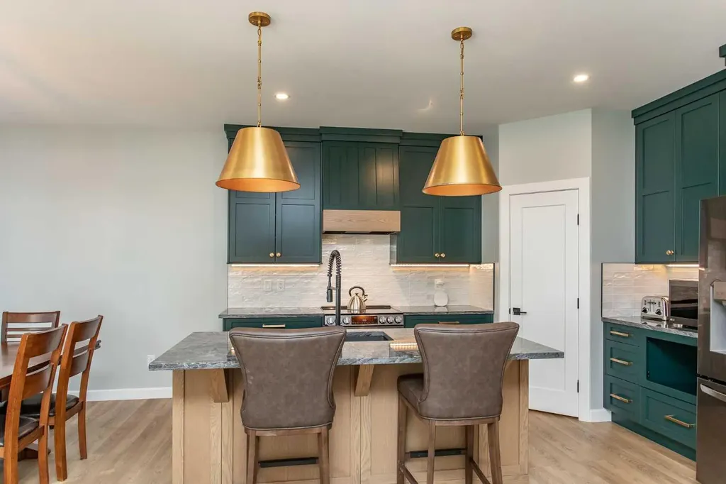 18 Cameron Court Lacombe AB T4L 0K3