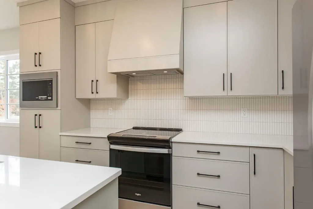 17 Tindale Place Red Deer AB T4P 0T8