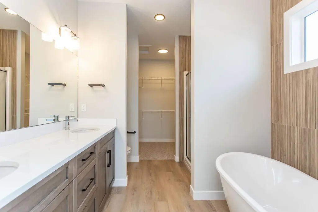 17 Tindale Place Red Deer AB T4P 0T8