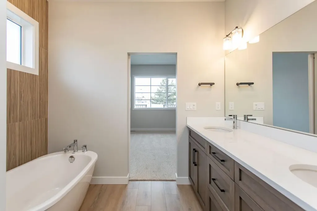 17 Tindale Place Red Deer AB T4P 0T8