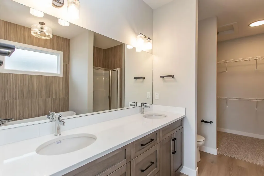 17 Tindale Place Red Deer AB T4P 0T8