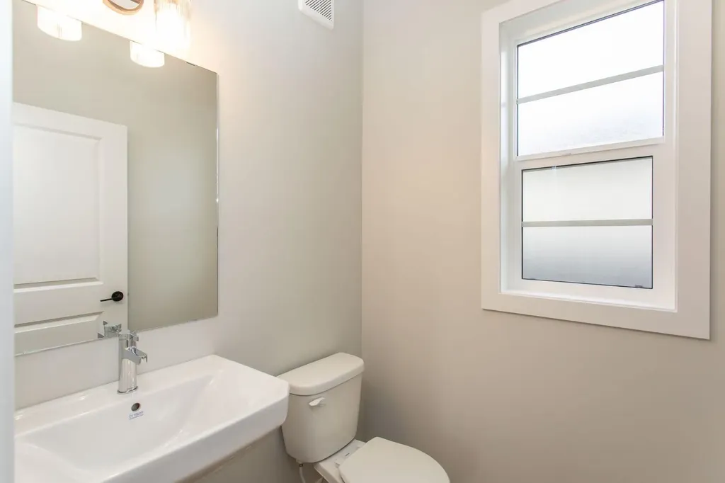 17 Tindale Place Red Deer AB T4P 0T8