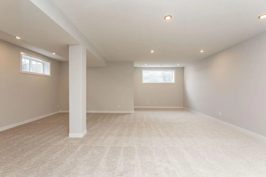 17 Tindale Place Red Deer AB T4P 0T8