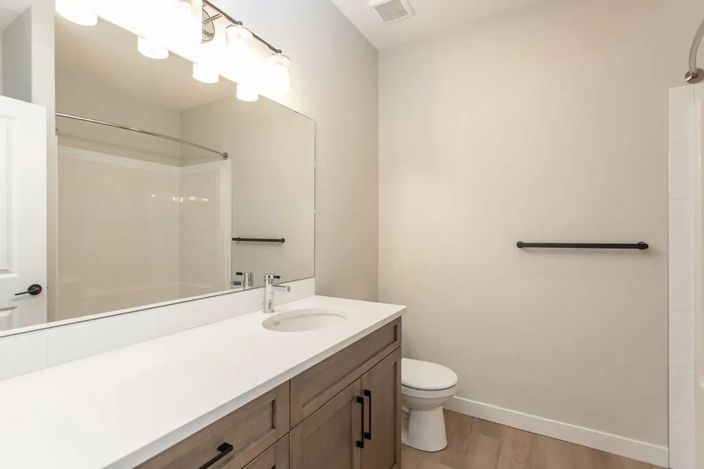 17 Tindale Place Red Deer AB T4P 0T8