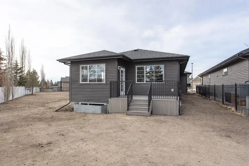 17 Tindale Place Red Deer AB T4P 0T8