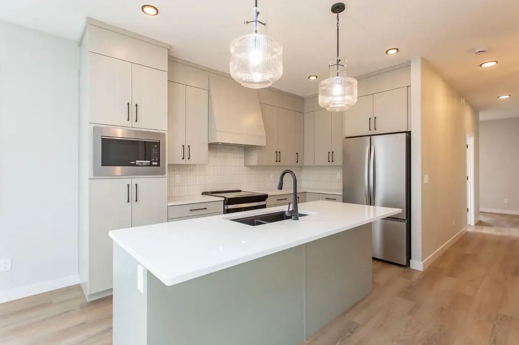 17 Tindale Place Red Deer AB T4P 0T8
