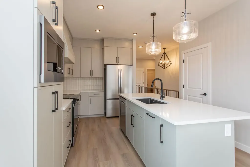 17 Tindale Place Red Deer AB T4P 0T8
