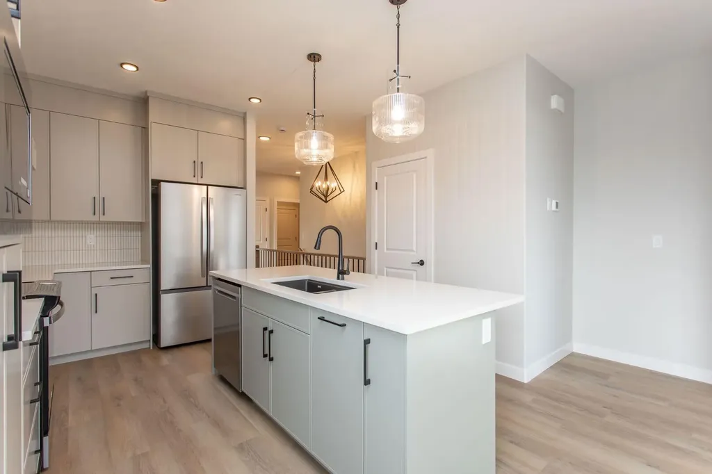 17 Tindale Place Red Deer AB T4P 0T8
