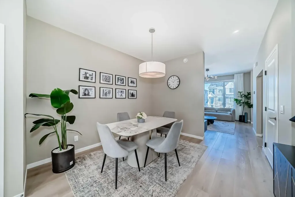 455 Tekarra Drive NW Calgary AB T3R 2G3
