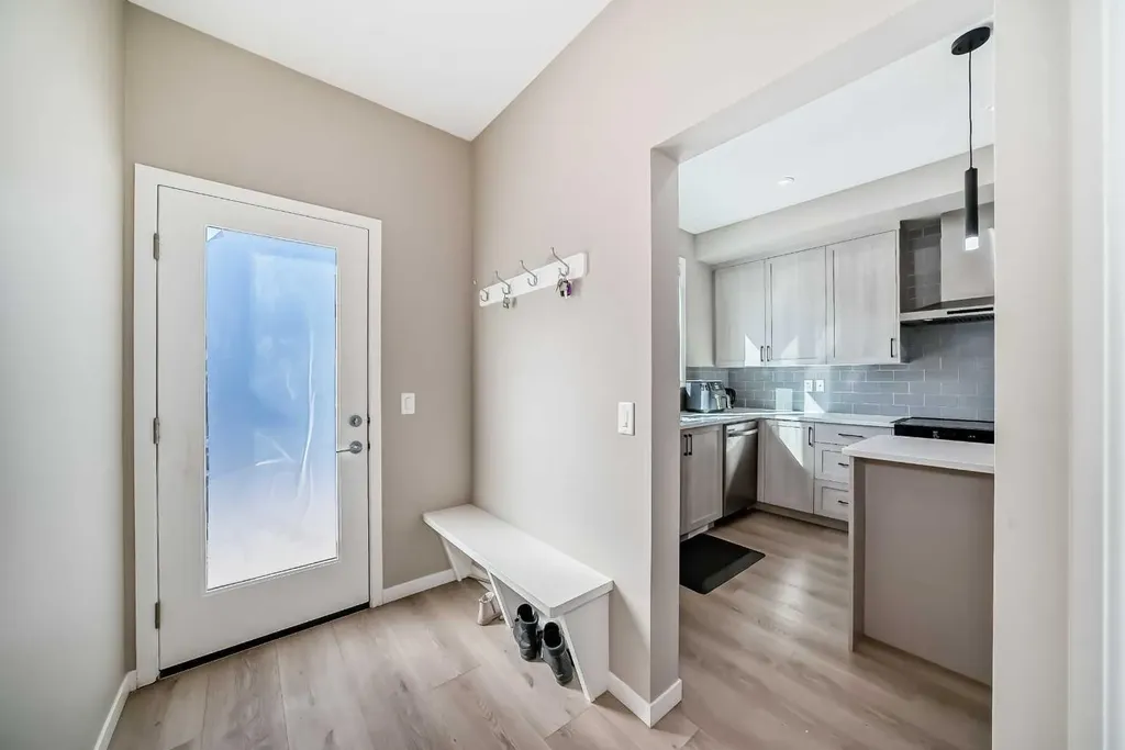 455 Tekarra Drive NW Calgary AB T3R 2G3