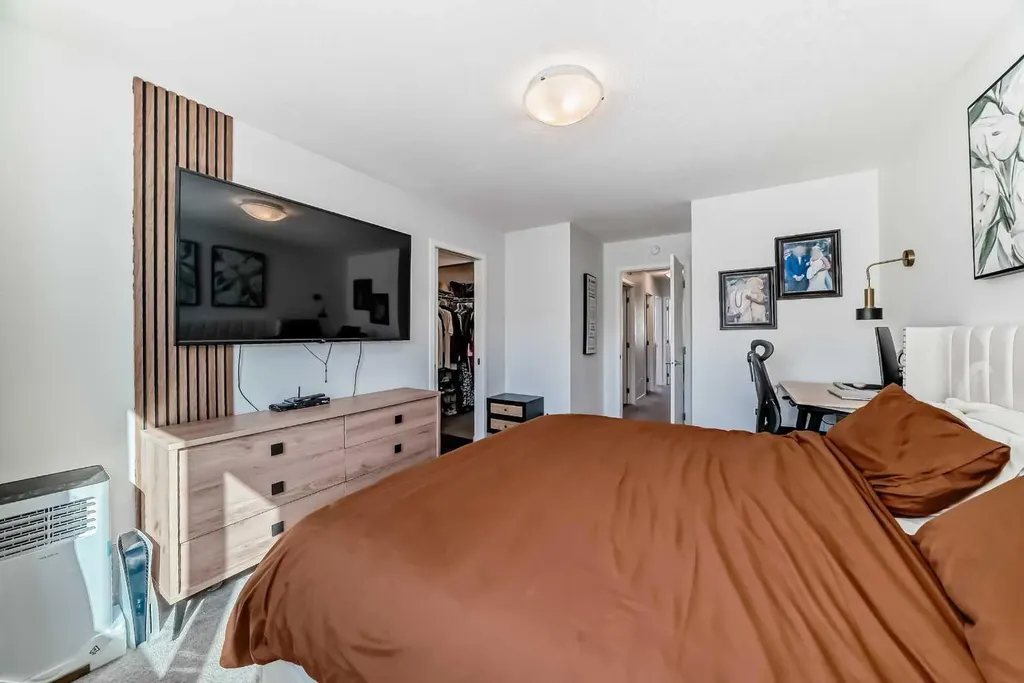 455 Tekarra Drive NW Calgary AB T3R 2G3