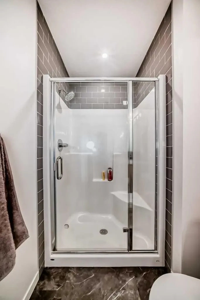 455 Tekarra Drive NW Calgary AB T3R 2G3