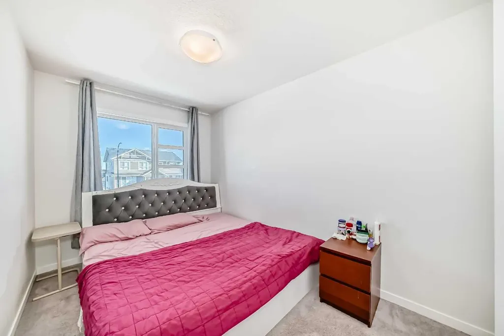 455 Tekarra Drive NW Calgary AB T3R 2G3