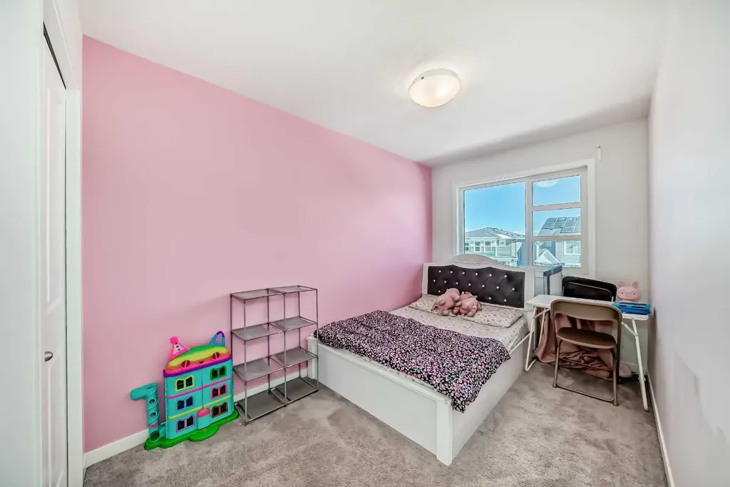 455 Tekarra Drive NW Calgary AB T3R 2G3