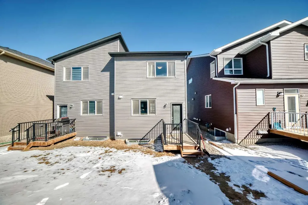 455 Tekarra Drive NW Calgary AB T3R 2G3