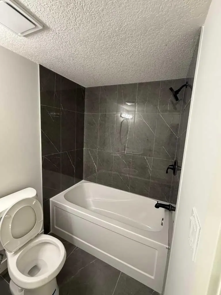 455 Tekarra Drive NW Calgary AB T3R 2G3