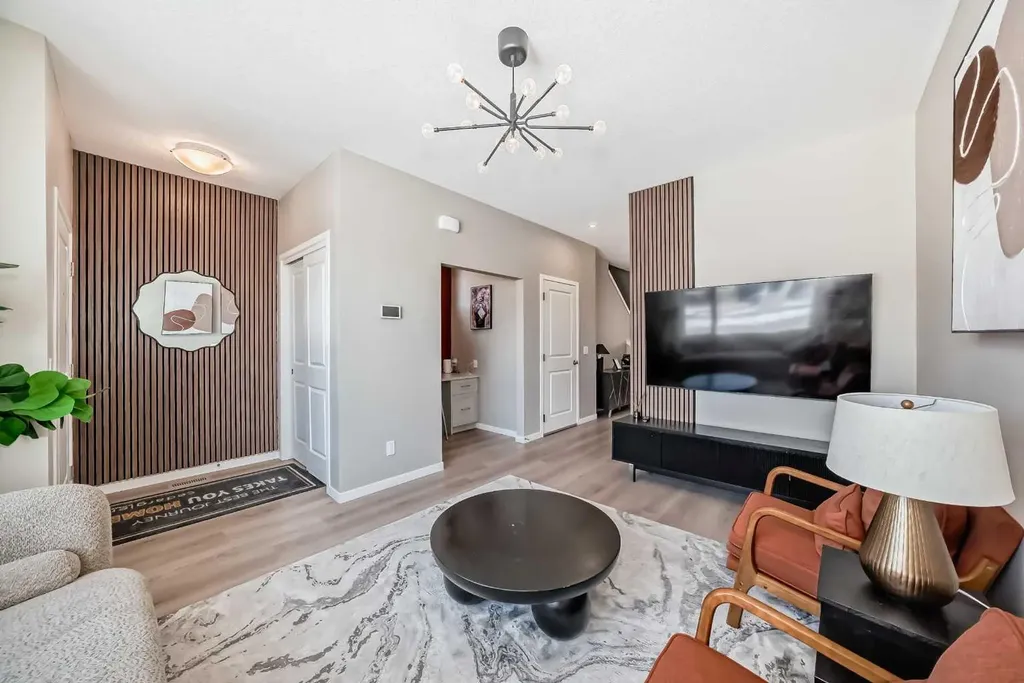 455 Tekarra Drive NW Calgary AB T3R 2G3