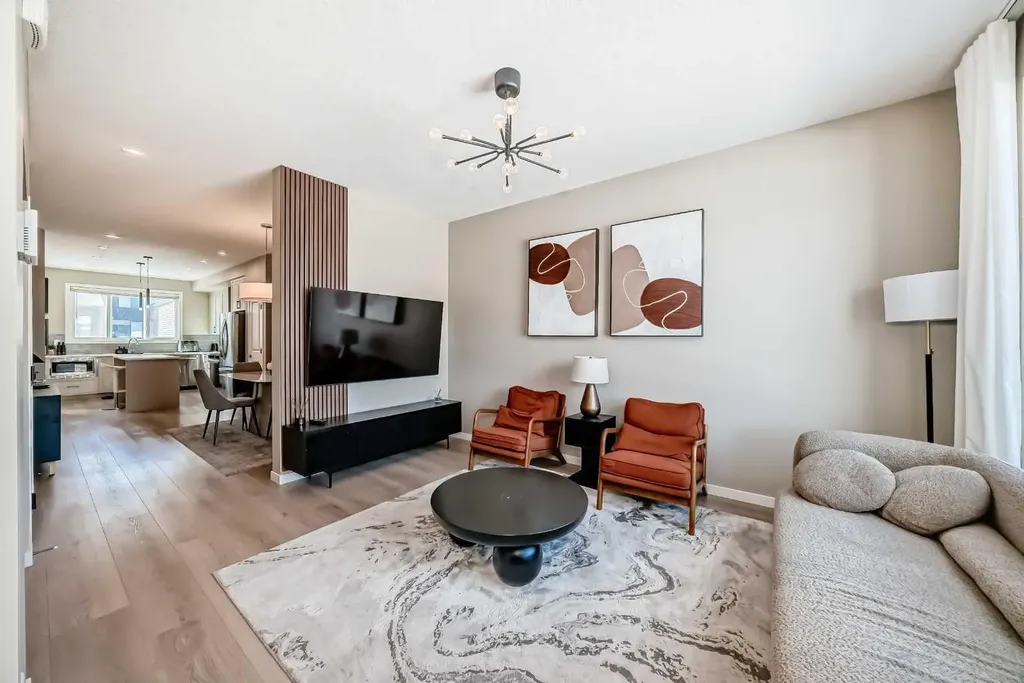 455 Tekarra Drive NW Calgary AB T3R 2G3