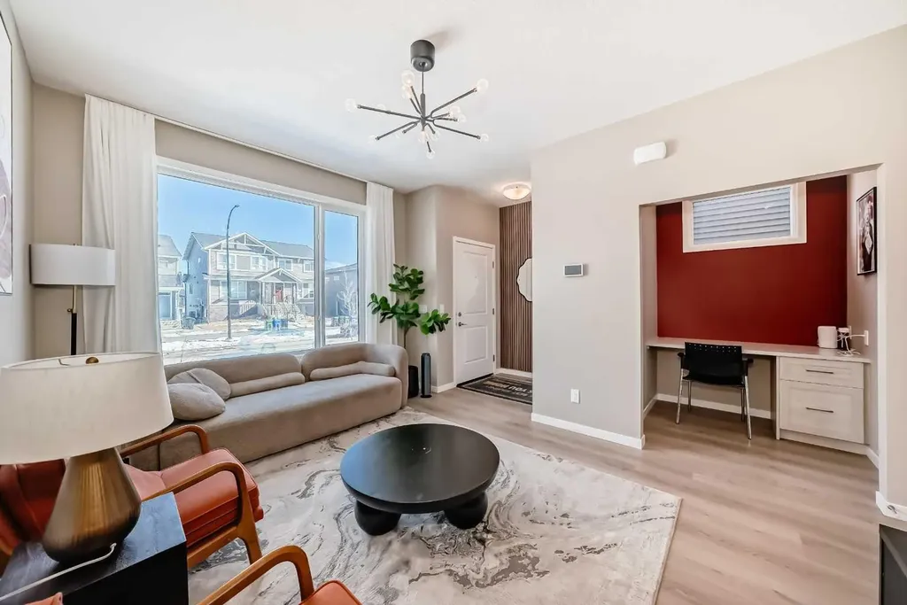 455 Tekarra Drive NW Calgary AB T3R 2G3