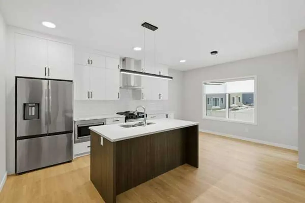 9 Bayview Mews SW Airdrie AB T4B 5P1