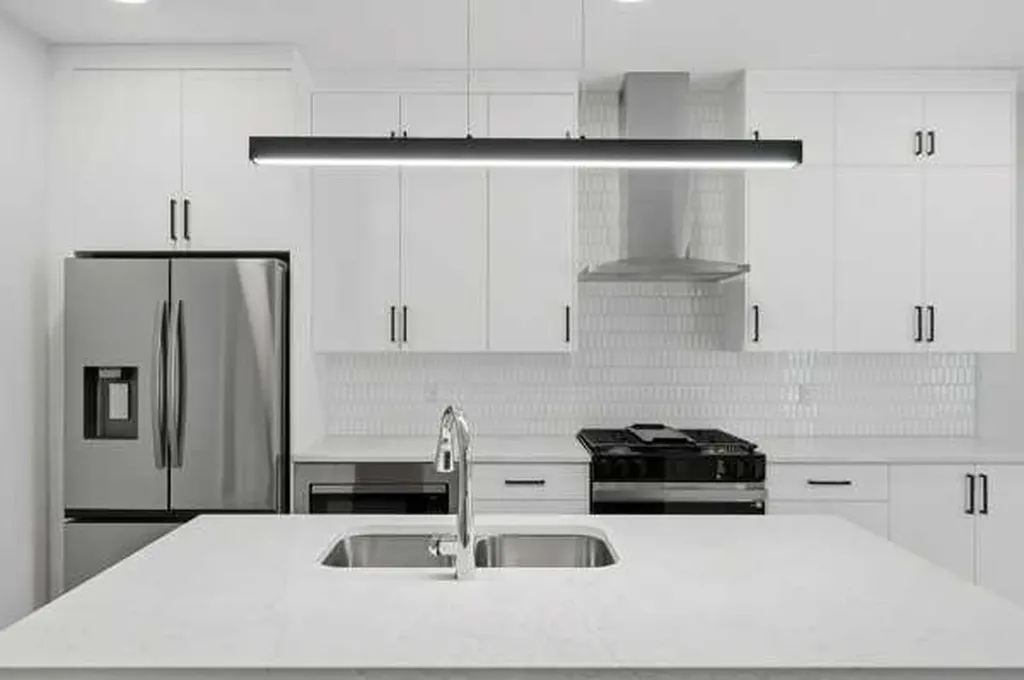 9 Bayview Mews SW Airdrie AB T4B 5P1