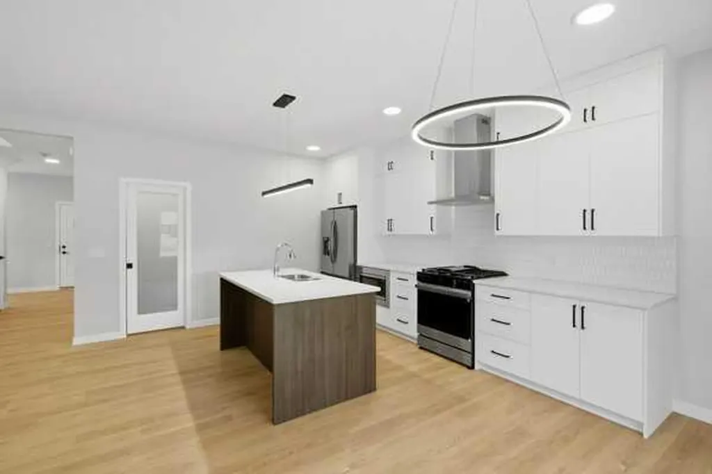 9 Bayview Mews SW Airdrie AB T4B 5P1