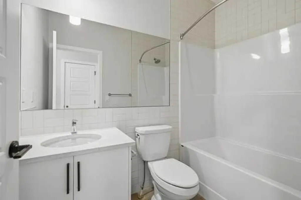 9 Bayview Mews SW Airdrie AB T4B 5P1