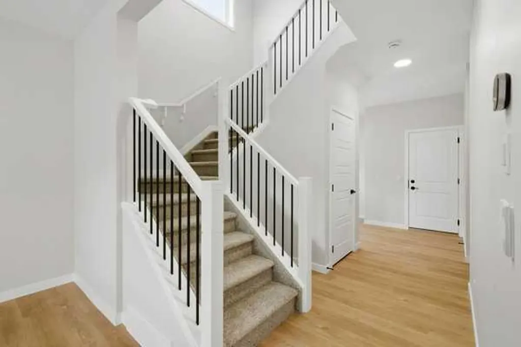 9 Bayview Mews SW Airdrie AB T4B 5P1