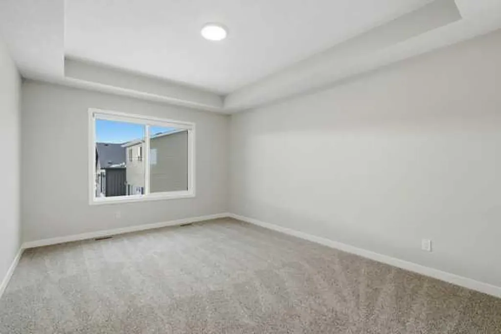 9 Bayview Mews SW Airdrie AB T4B 5P1