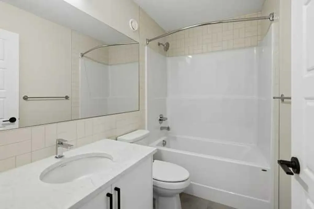 9 Bayview Mews SW Airdrie AB T4B 5P1