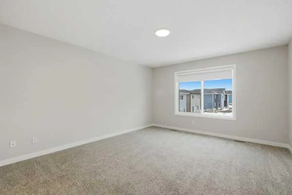 9 Bayview Mews SW Airdrie AB T4B 5P1