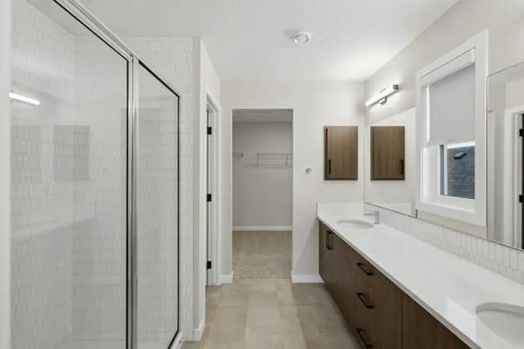 9 Bayview Mews SW Airdrie AB T4B 5P1