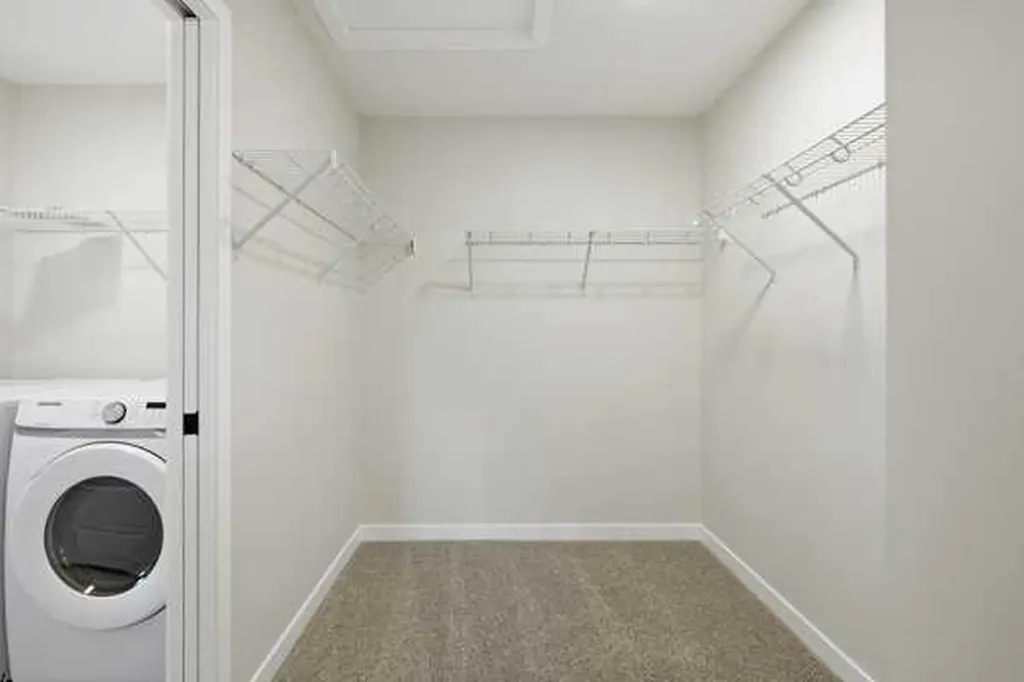 9 Bayview Mews SW Airdrie AB T4B 5P1