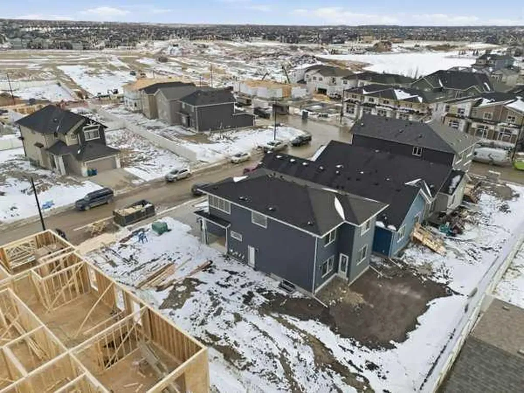 9 Bayview Mews SW Airdrie AB T4B 5P1