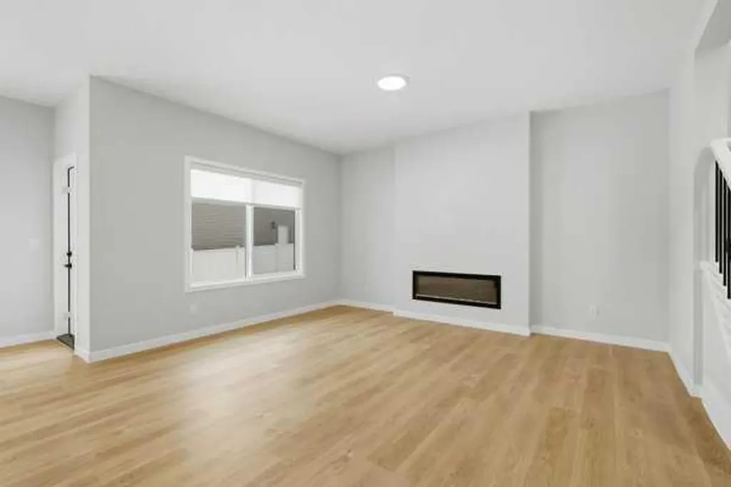9 Bayview Mews SW Airdrie AB T4B 5P1