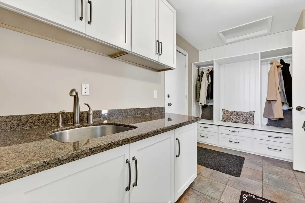 80042 210 Avenue W Rural Foothills County AB T1S 2X9