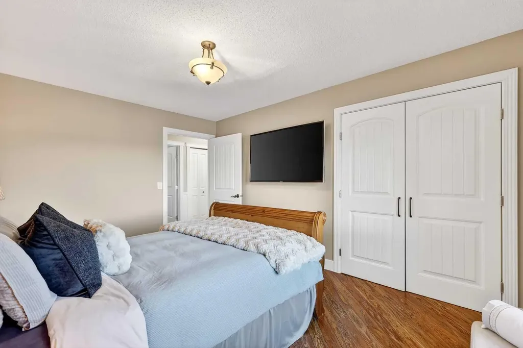 80042 210 Avenue W Rural Foothills County AB T1S 2X9
