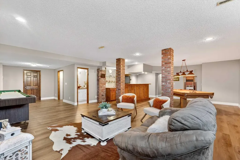 80042 210 Avenue W Rural Foothills County AB T1S 2X9
