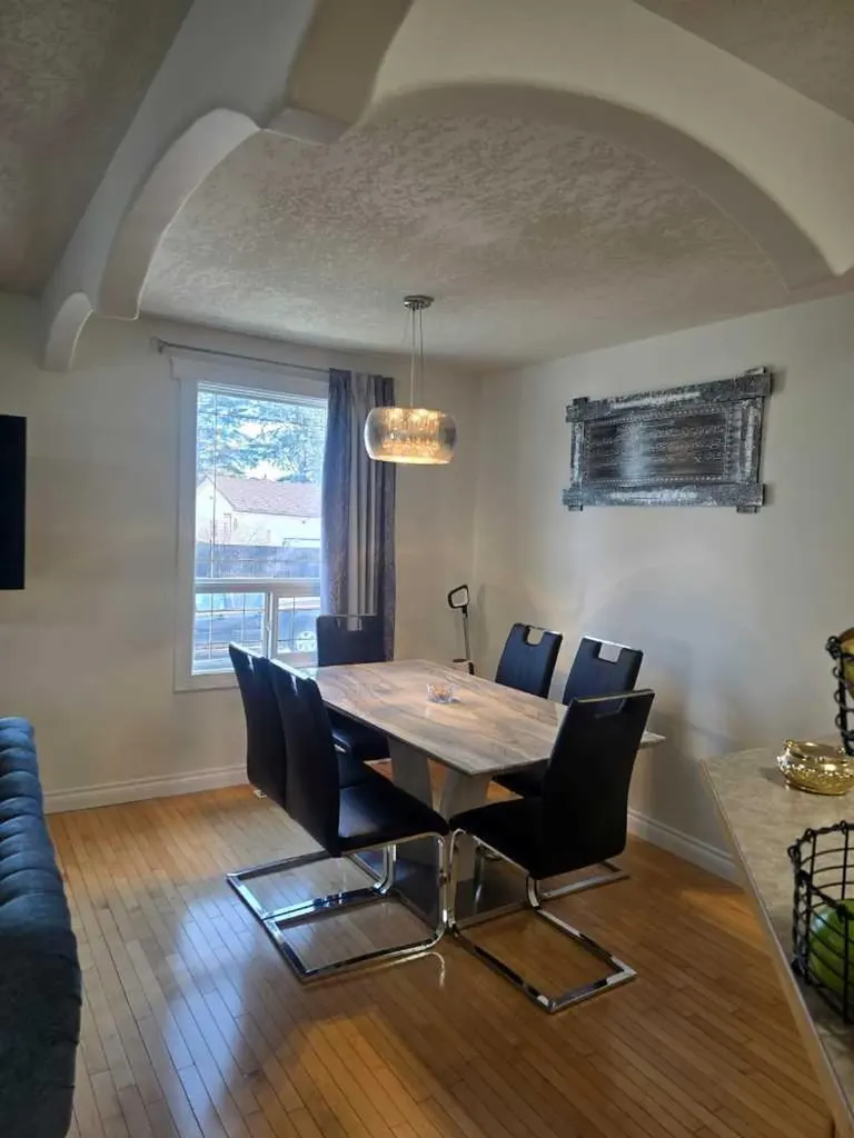 3503 48 Street NE Calgary AB T1Y 1S3