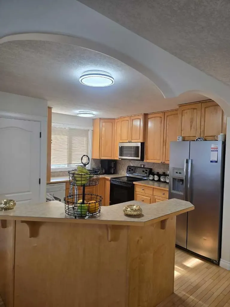 3503 48 Street NE Calgary AB T1Y 1S3