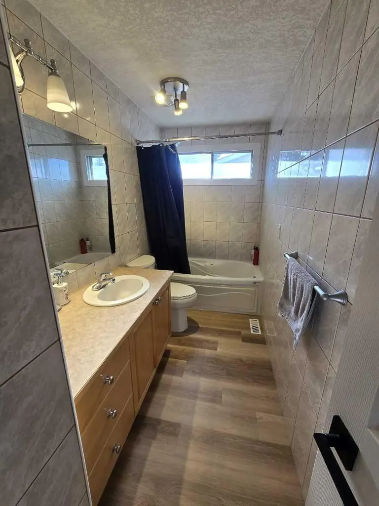 3503 48 Street NE Calgary AB T1Y 1S3