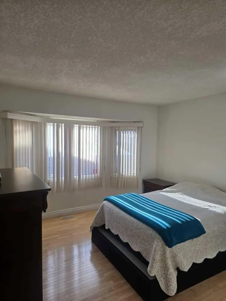 3503 48 Street NE Calgary AB T1Y 1S3