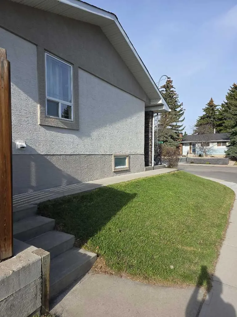 3503 48 Street NE Calgary AB T1Y 1S3