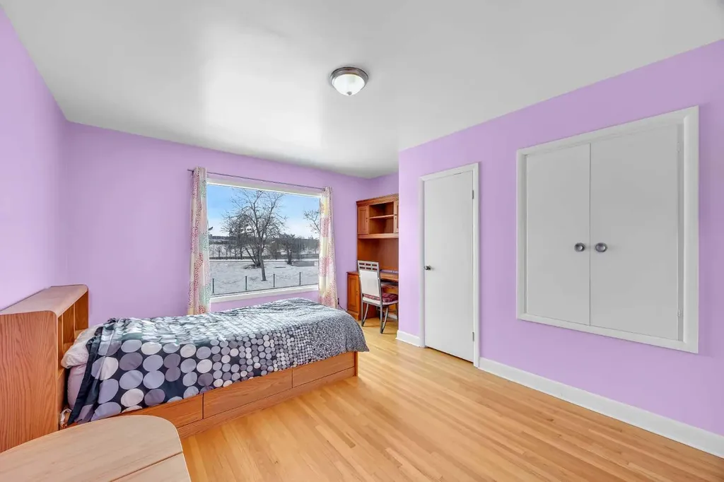 2472 Capitol Hill Crescent NW Calgary AB T2M 2A2